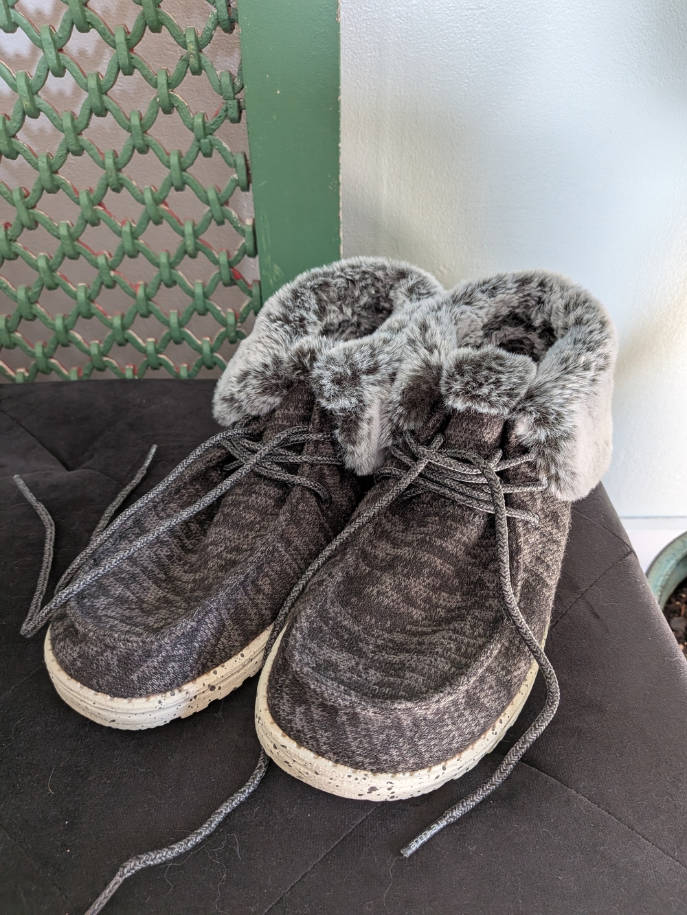 Hey Dude Women's Gray Faux Fur Lined Casual Shoes